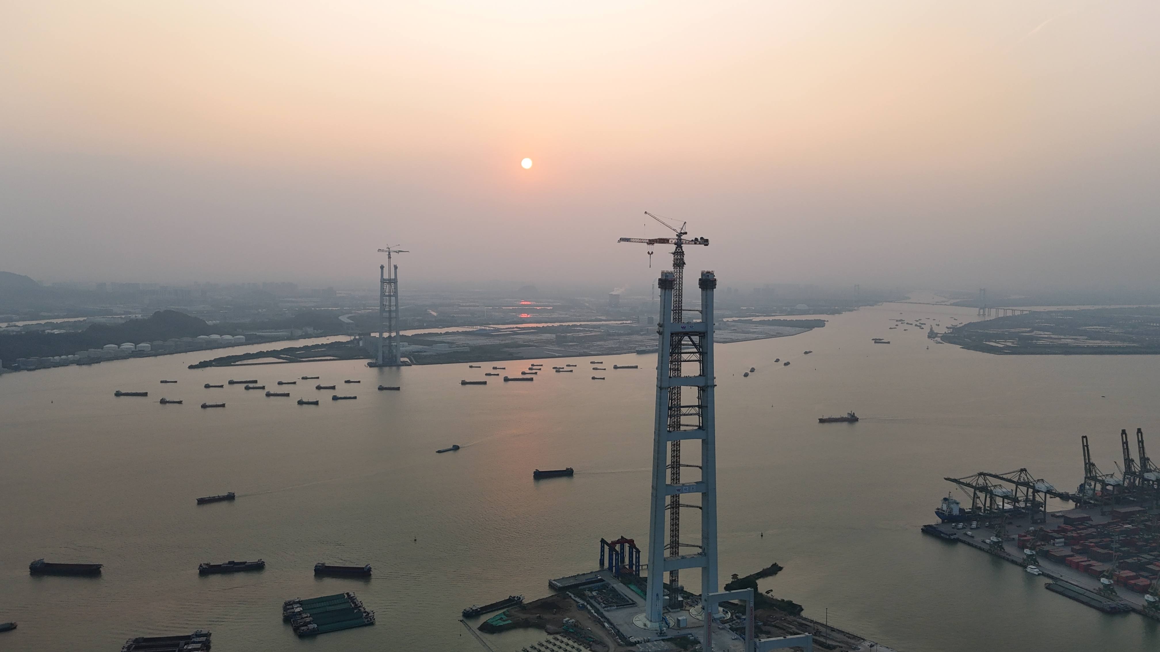 狮子洋大桥主塔封顶